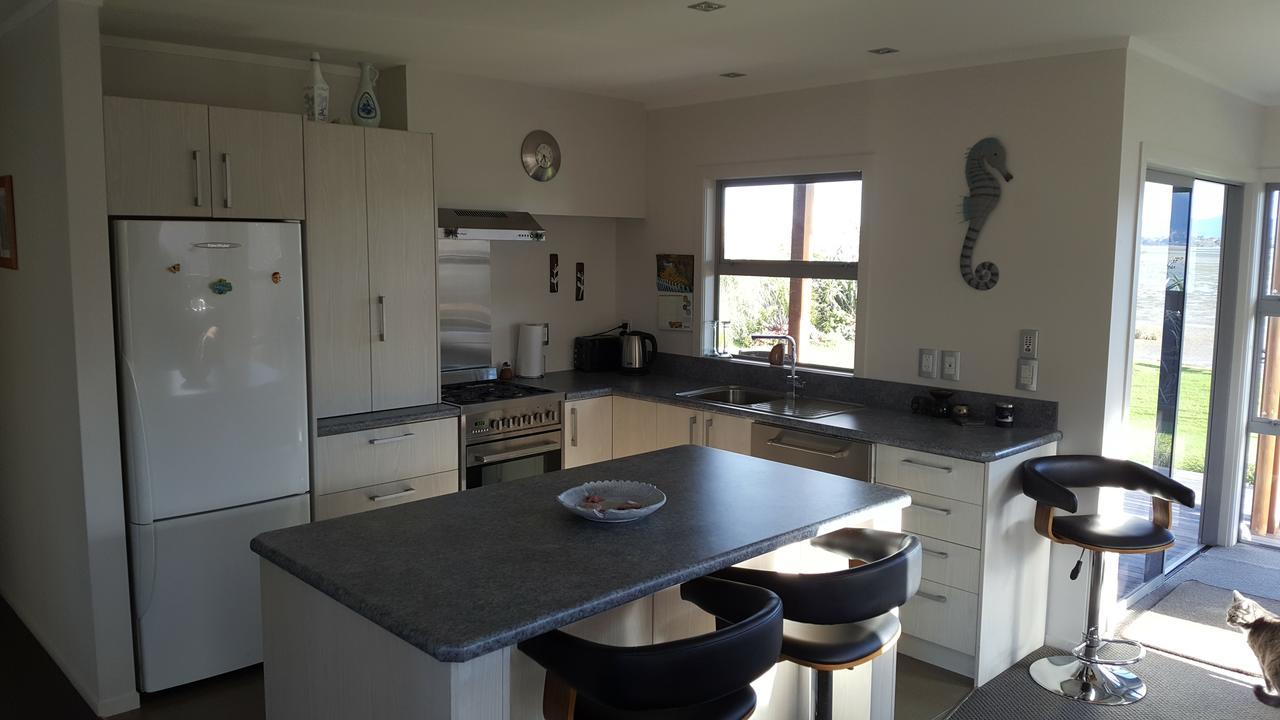 Athenree Waterside Accommodation Extérieur photo
